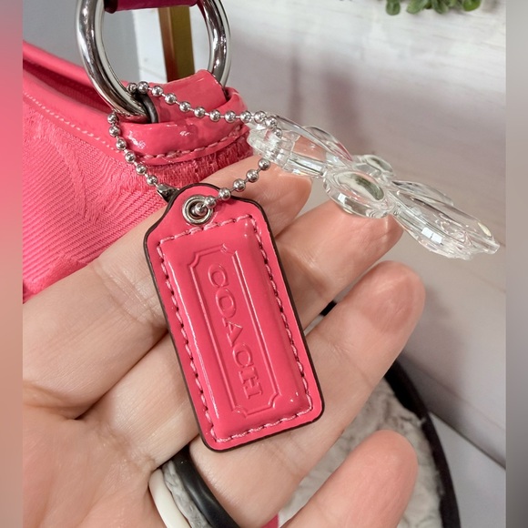 Coach Pink Signature C Nylon Crossbody Bag Rare Clear Daisy Flower Charm Hangtag - Picture 4 of 16